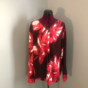 Inc 1x beautiful blouse pair with a skirt or jeans.